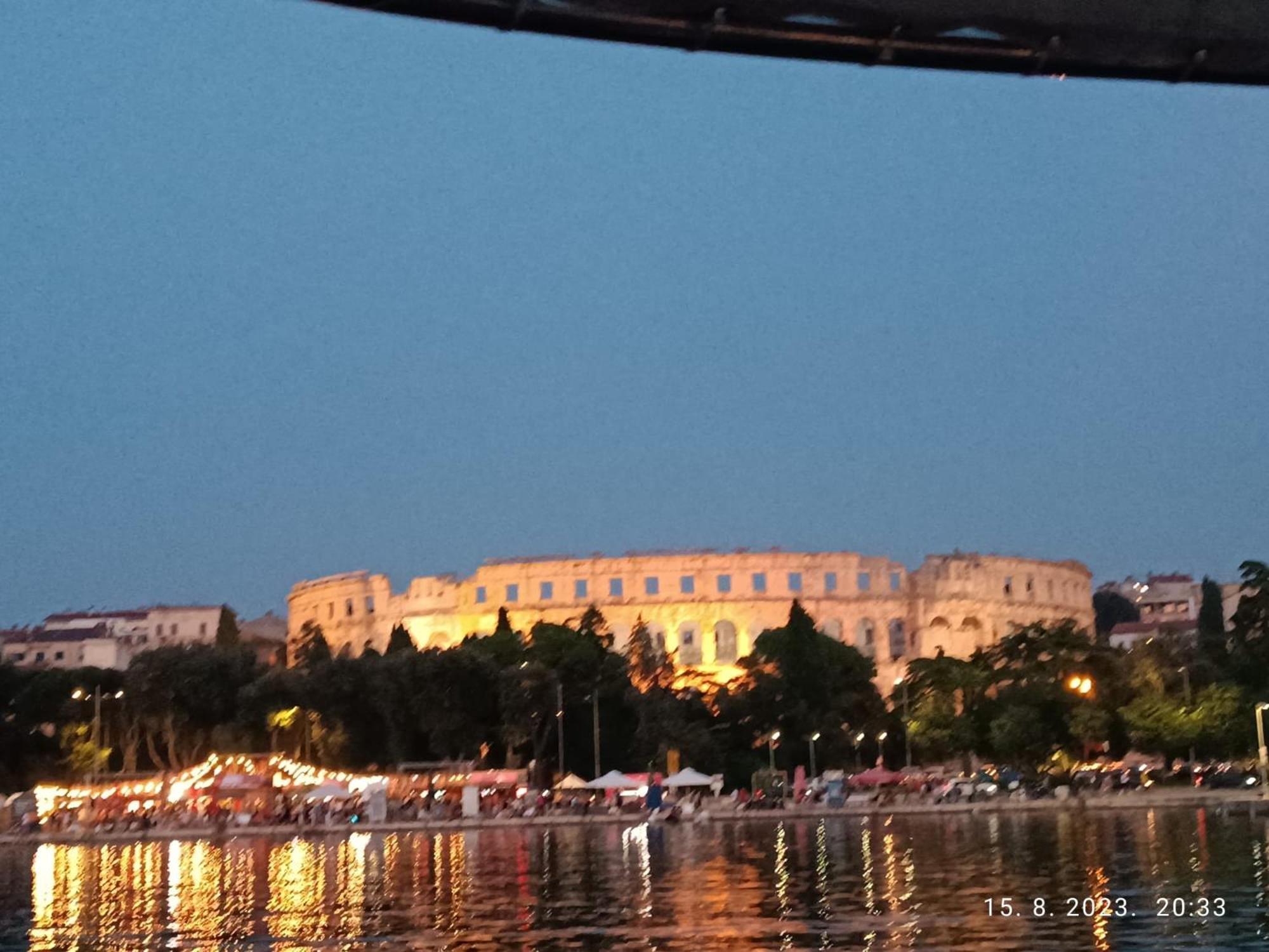 Apartman Diana,Free Parking Pula Buitenkant foto